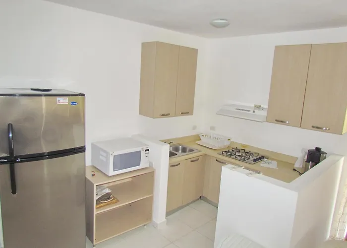 Serenara Studios And Suites Playa Los Corales